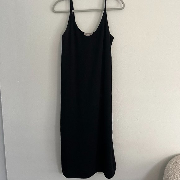Everlane Dresses & Skirts - Black Everlane Midi Dress - 0